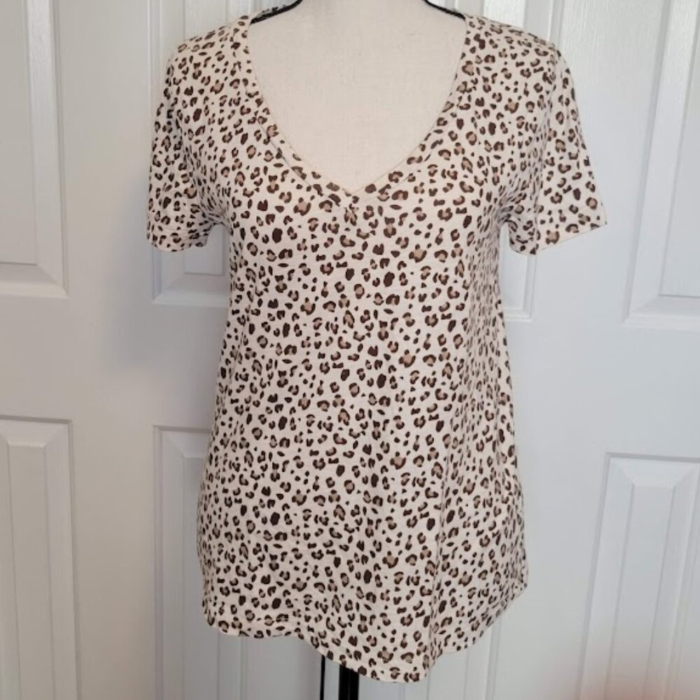 J.Crew Vintage Cotton Leopard Print V-Neck Tee Size Small